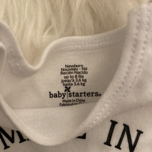 Newborn Short Sleeve Onesie NWT - Picture 5 of 6